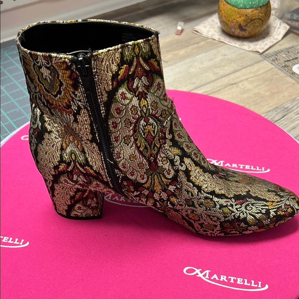 Unisa Tapestry Ankle Boots Sleek Modern Design - Picture 3 of 5